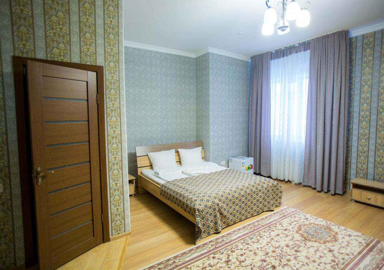 Hotel Alash Astana Exteriör bild